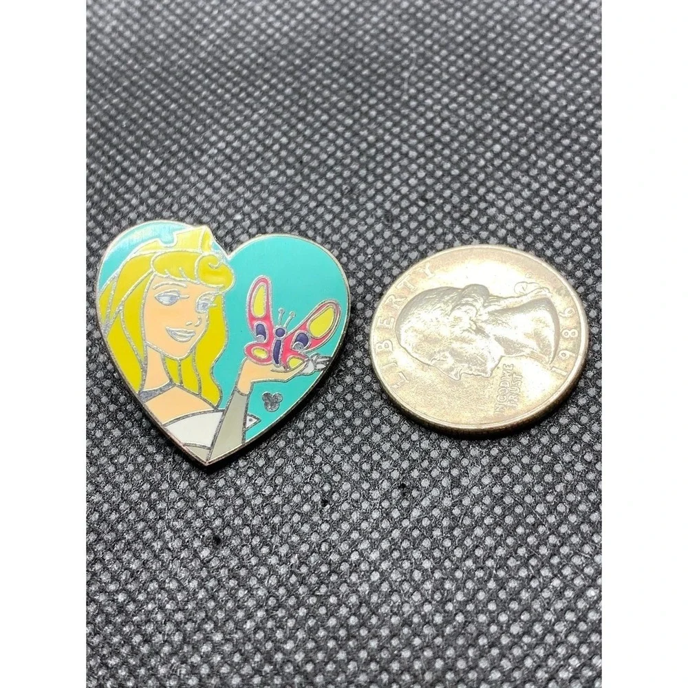 2010 Aurora Sleeping Beauty Disney princess pin hidden Mickey butterflies
